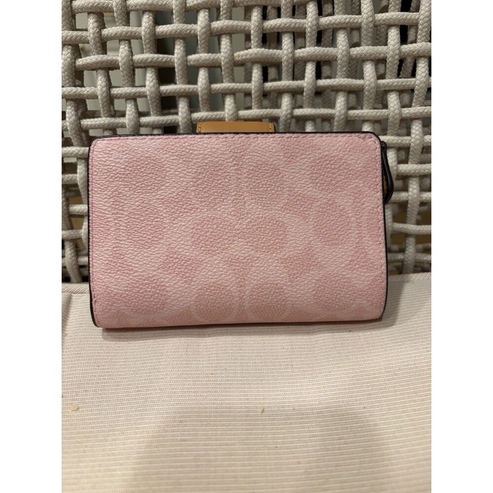 COACH CEC29 Medium Corner Zip Wallet Bifold Signature Canvas Powder Pink NWT - Picture 2 of 4
